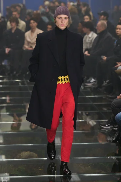 Look 13